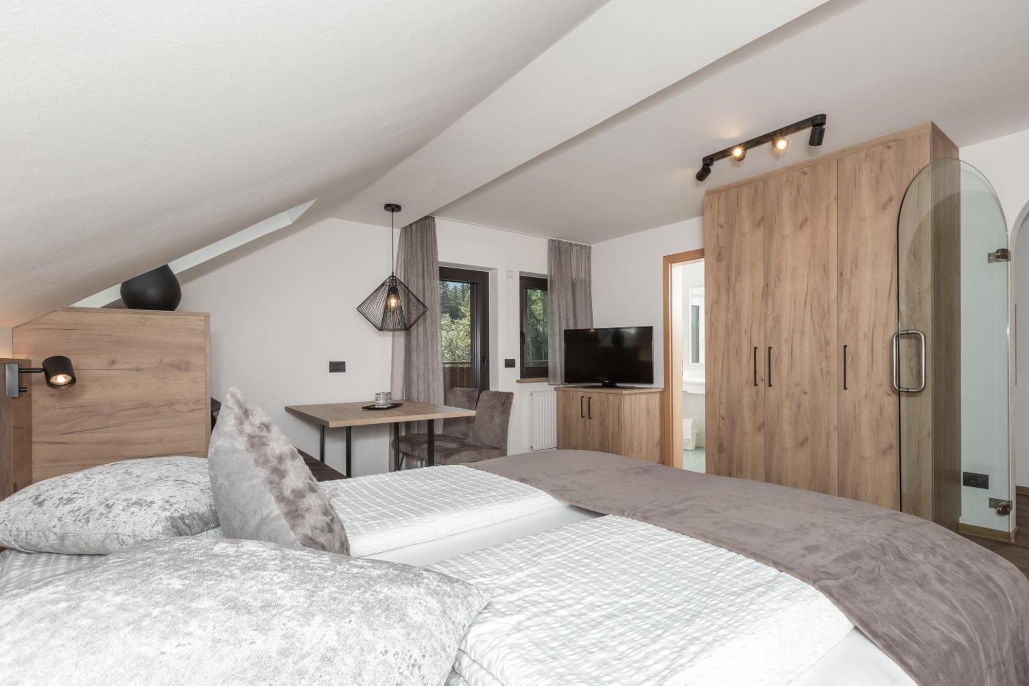 Family Aparthotel Winklwiese Olang Exterior foto