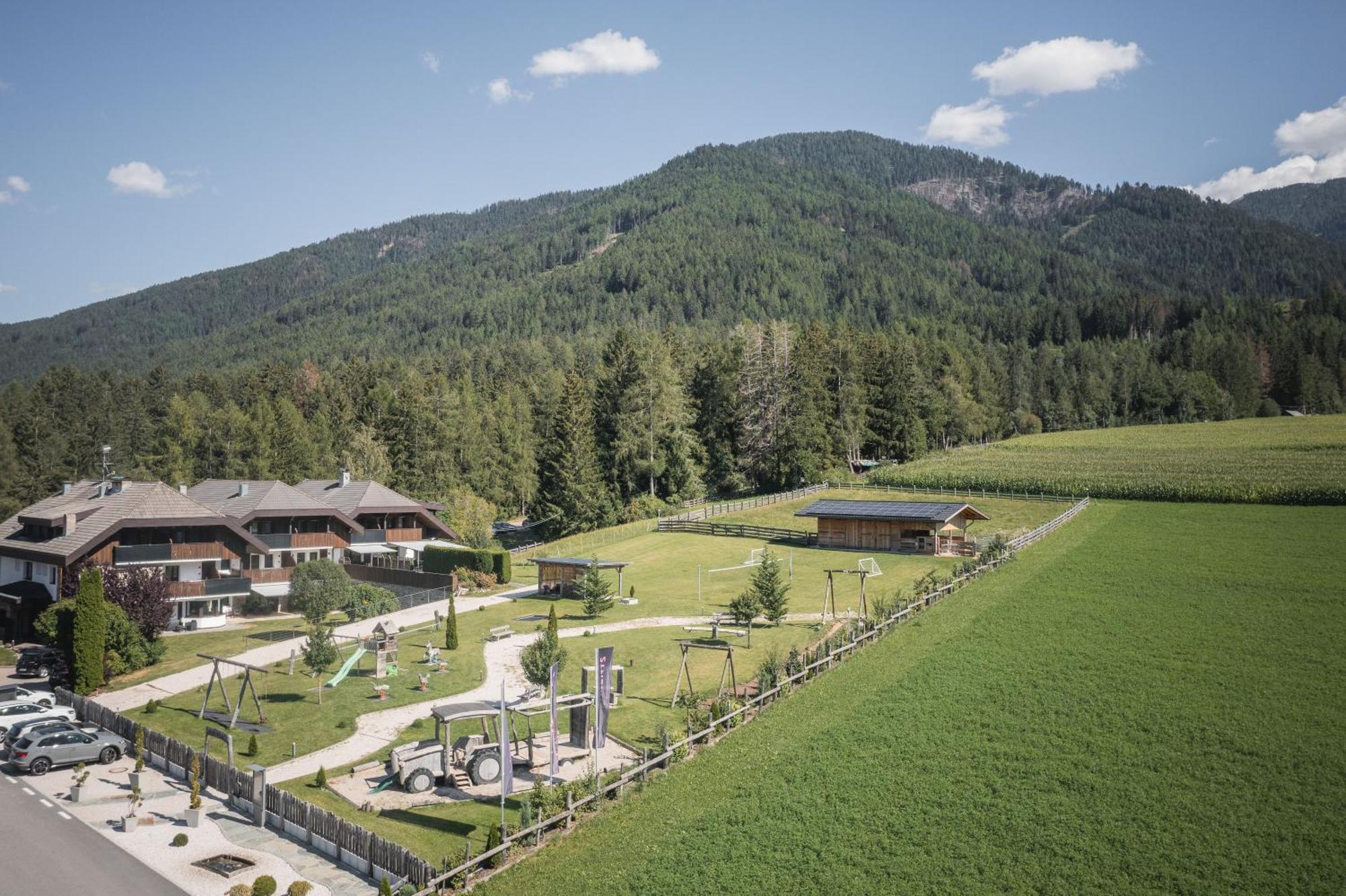 Family Aparthotel Winklwiese Olang Exterior foto