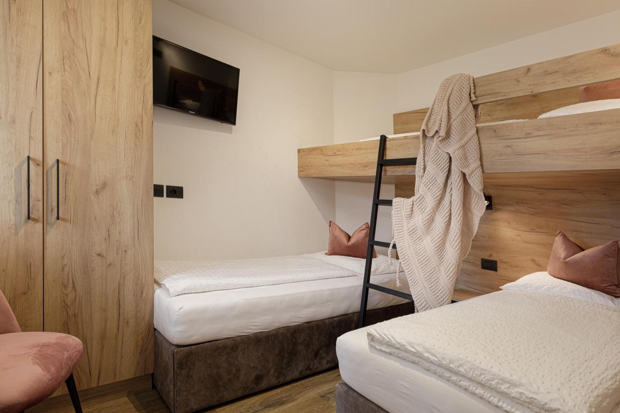Family Aparthotel Winklwiese Olang Exterior foto